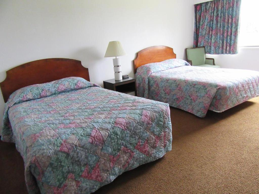 Providence Place Inn Port Hardy Exterior foto